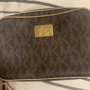 Michael Kors Crossbody Purs